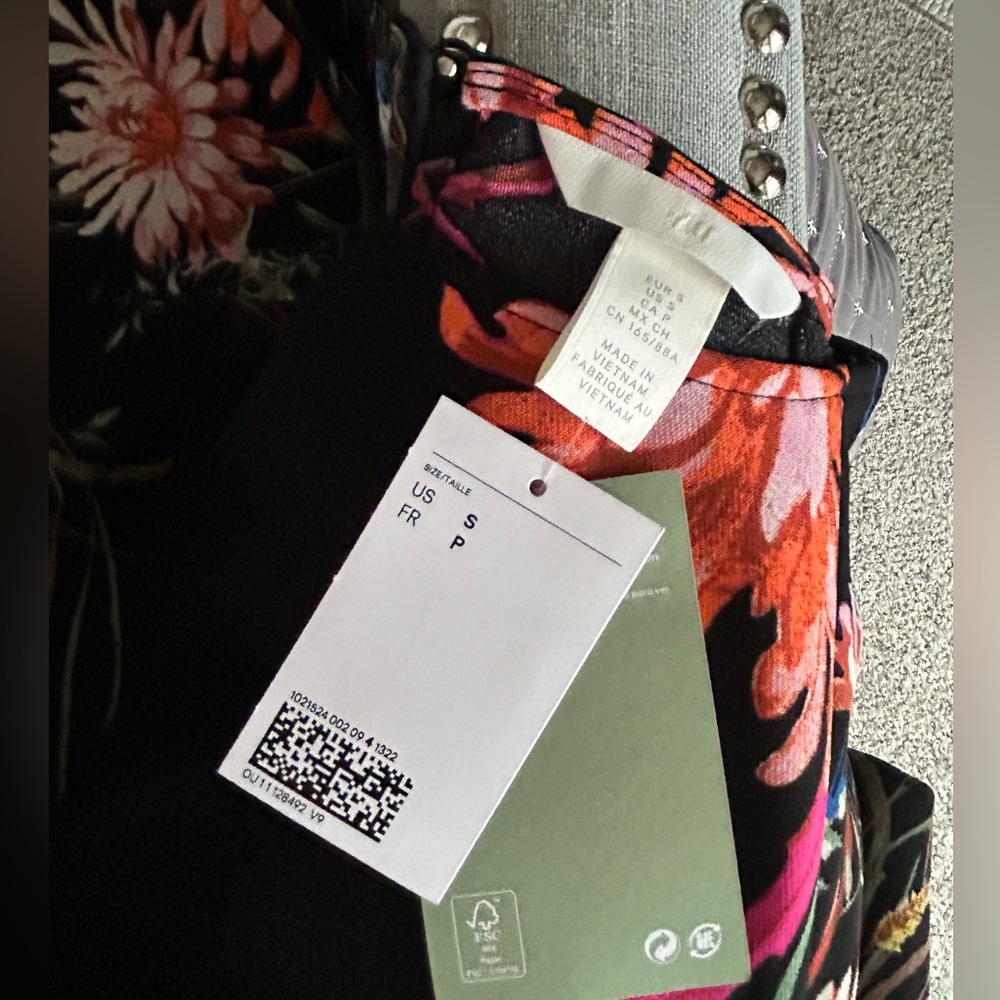 NWT H&M Black Floral Wide-sleeved Knee Length Dress Boho Goth Punk Size S - Picture 7 of 14
